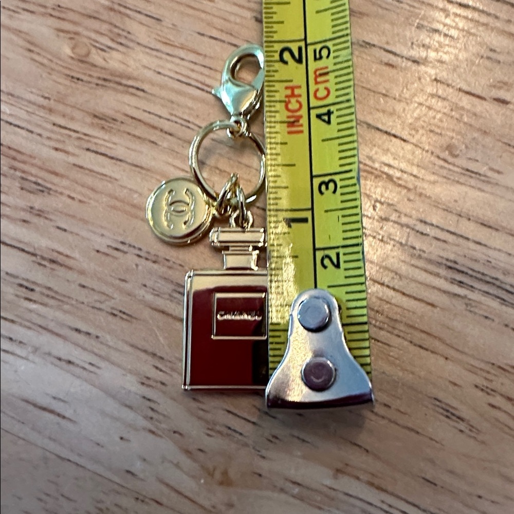 CHANEL Like Gold Perfume Bottle Keychain - Picture 3 of 3